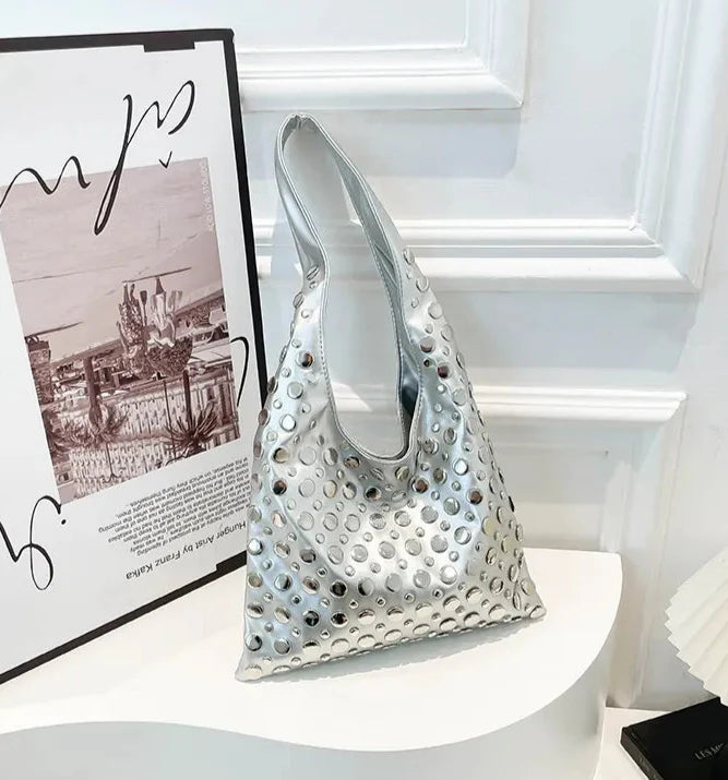 Umhängetasche mit Metalldetails - Mariela