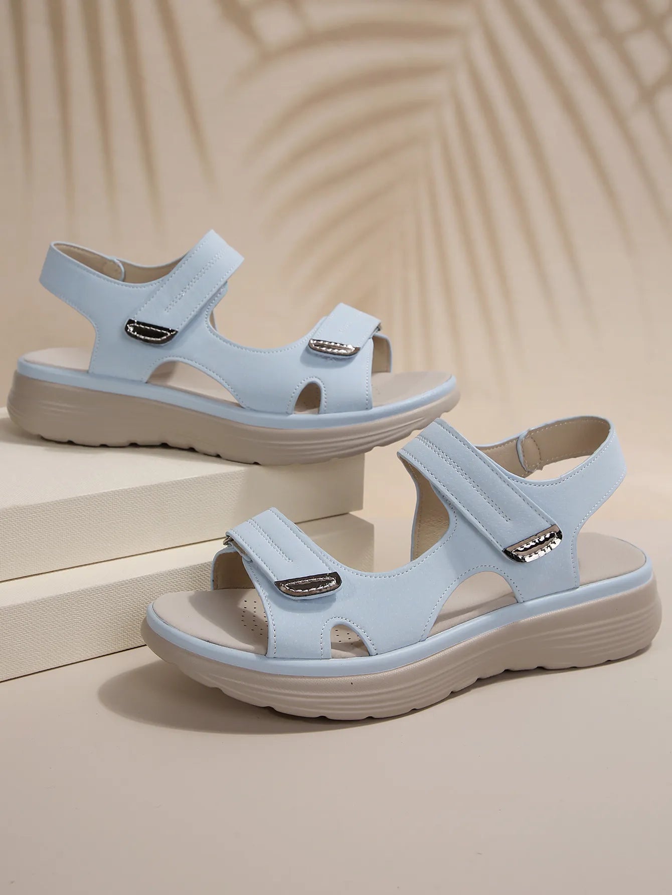 Kara - Sandalen mit dicken Absätzen und Klettverschlüssen