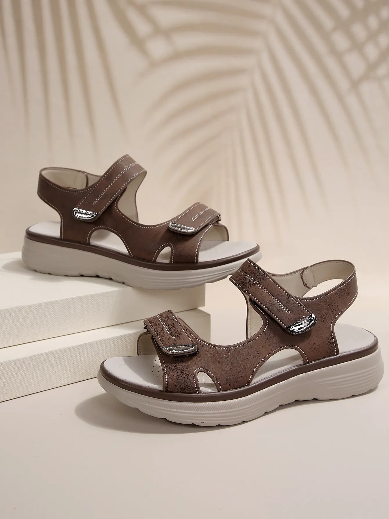 Kara - Sandalen mit dicken Absätzen und Klettverschlüssen