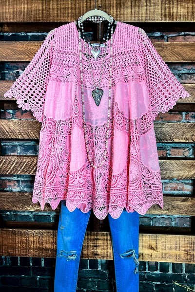 Liora - Feeënjurk in bohemian stijl met bloementuniek van kant in roze