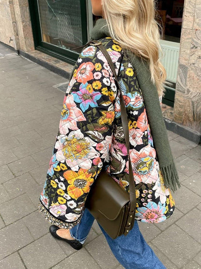 ColorCascade - Stylische Jacke für den Frühling