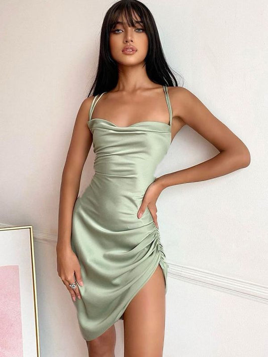 Evelin - Eng anliegendes Kleid aus Satin