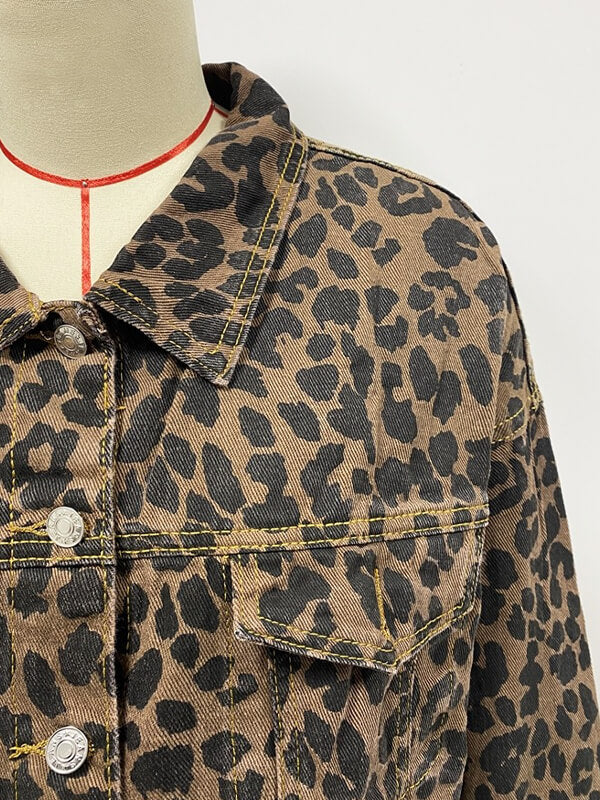 Kloe - Langärmelige Jeansjacke mit Leopardenmuster