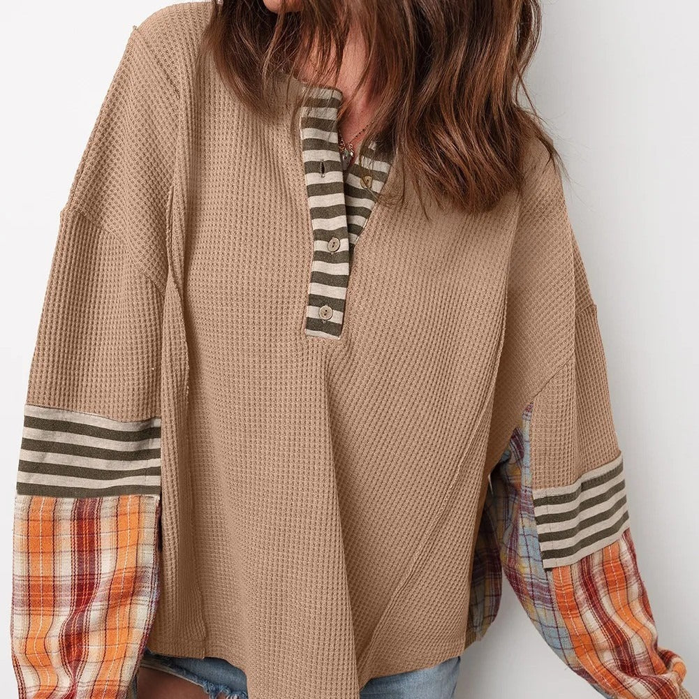 Damen-Sweatshirt im Patchwork-Stil mit gestreiften und karierten Ärmeln - Leona